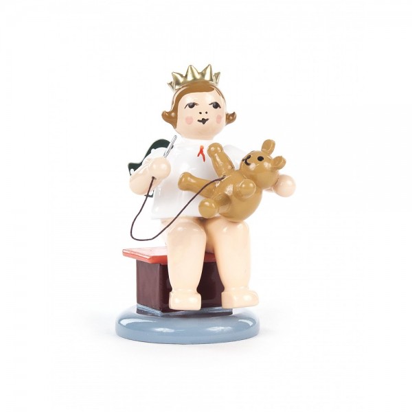 Dregeno Erzgebirge - Weihnachtsengel sitzend, mit Teddy und Krone