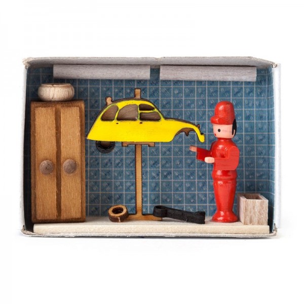 Dregeno Erzgebirge - Miniatur-Zündholzschachtel Autowerkstatt