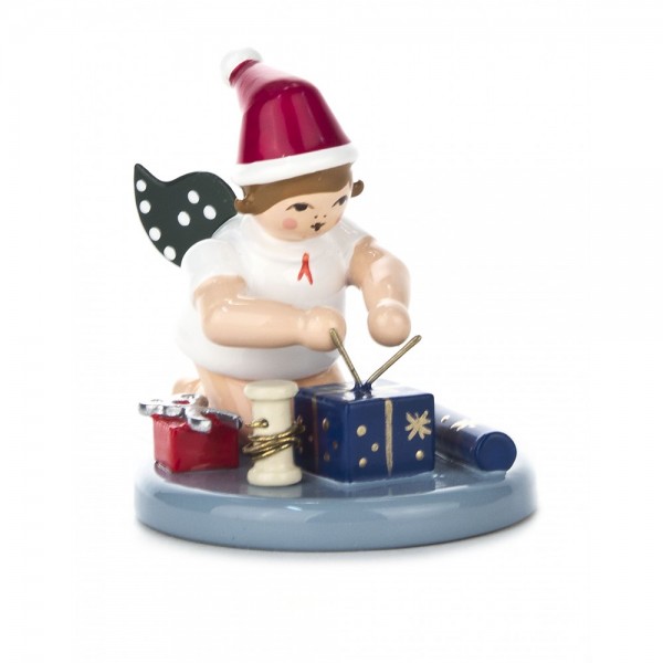 Dregeno Erzgebirge - Weihnachtsengel kniend, mit Geschenken und Mütze