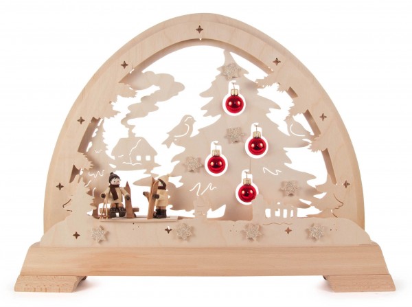 Dregeno Erzgebirge - Rundbogen mit Skifahrern, Weihnachtsbaum und roten Kugeln, elektrisch beleuchtet