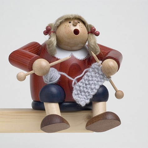 KWO Räuchermann Erzgebirge Kantenhocker Strick-Liesel 15cm