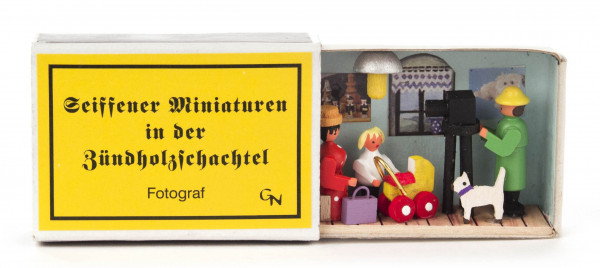 Dregeno Erzgebirge - Zündholzschachtel Fotograf
