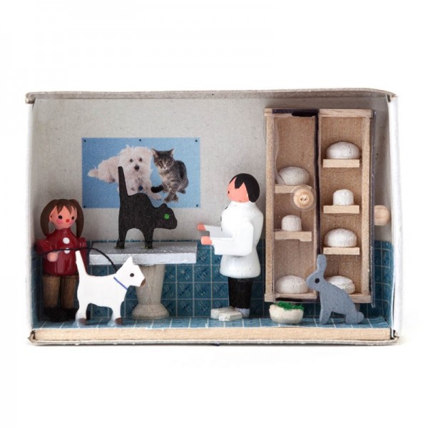 Dregeno Erzgebirge - Miniatur-Zündholzschachtel Tierarzt