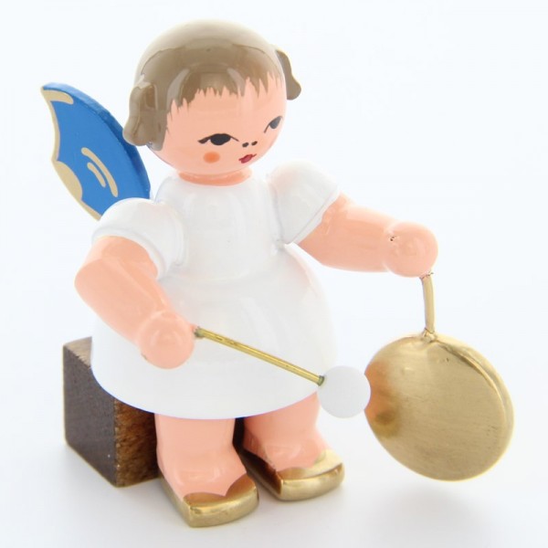Uhlig Engel sitzend mit kleinen Gong, blaue Flügel, handbemalt