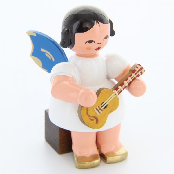 Uhlig Engel sitzend mit Ukulele, blaue Flügel, handbemalt