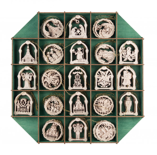 Dregeno Erzgebirge - Verkaufsdisplay mit Behang gemischt (Bogen, Kreis, Glocke, Stern), 126 Teile